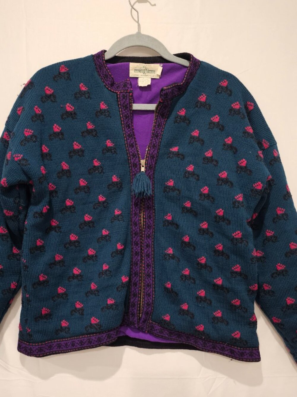 VTG Stowe Woolens 100% Wool Sweater Women's L XL Heart Embroidered